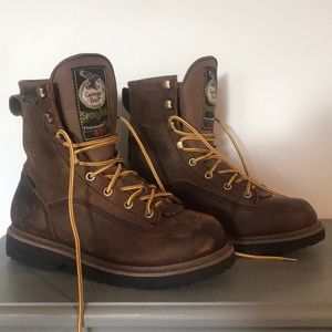 Winter/hiking boots. Unisex and kids.
